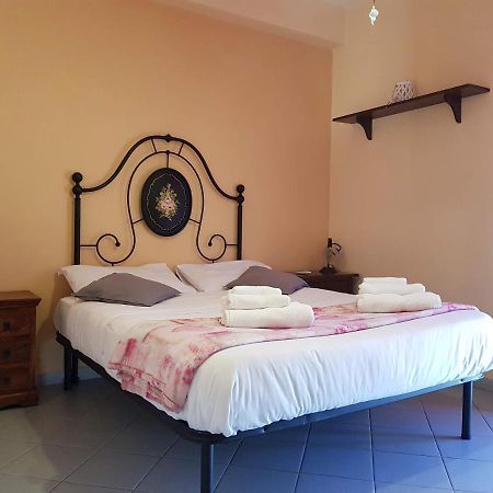 Il Tuppo - Al Centro In Cima Apartamento Messina Exterior foto