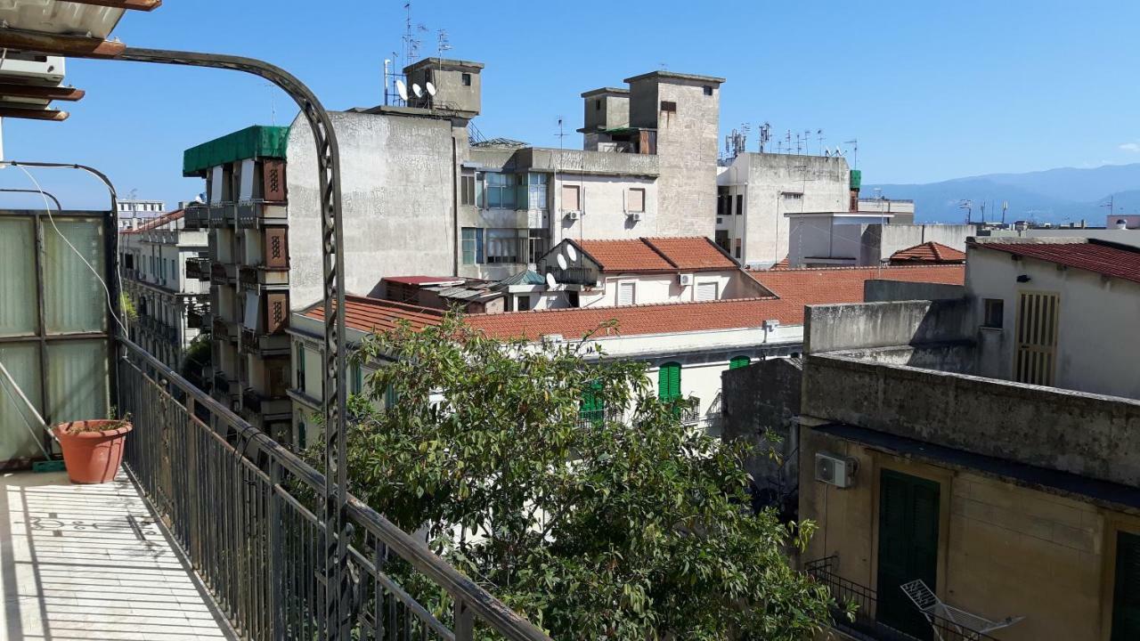 Il Tuppo - Al Centro In Cima Apartamento Messina Exterior foto