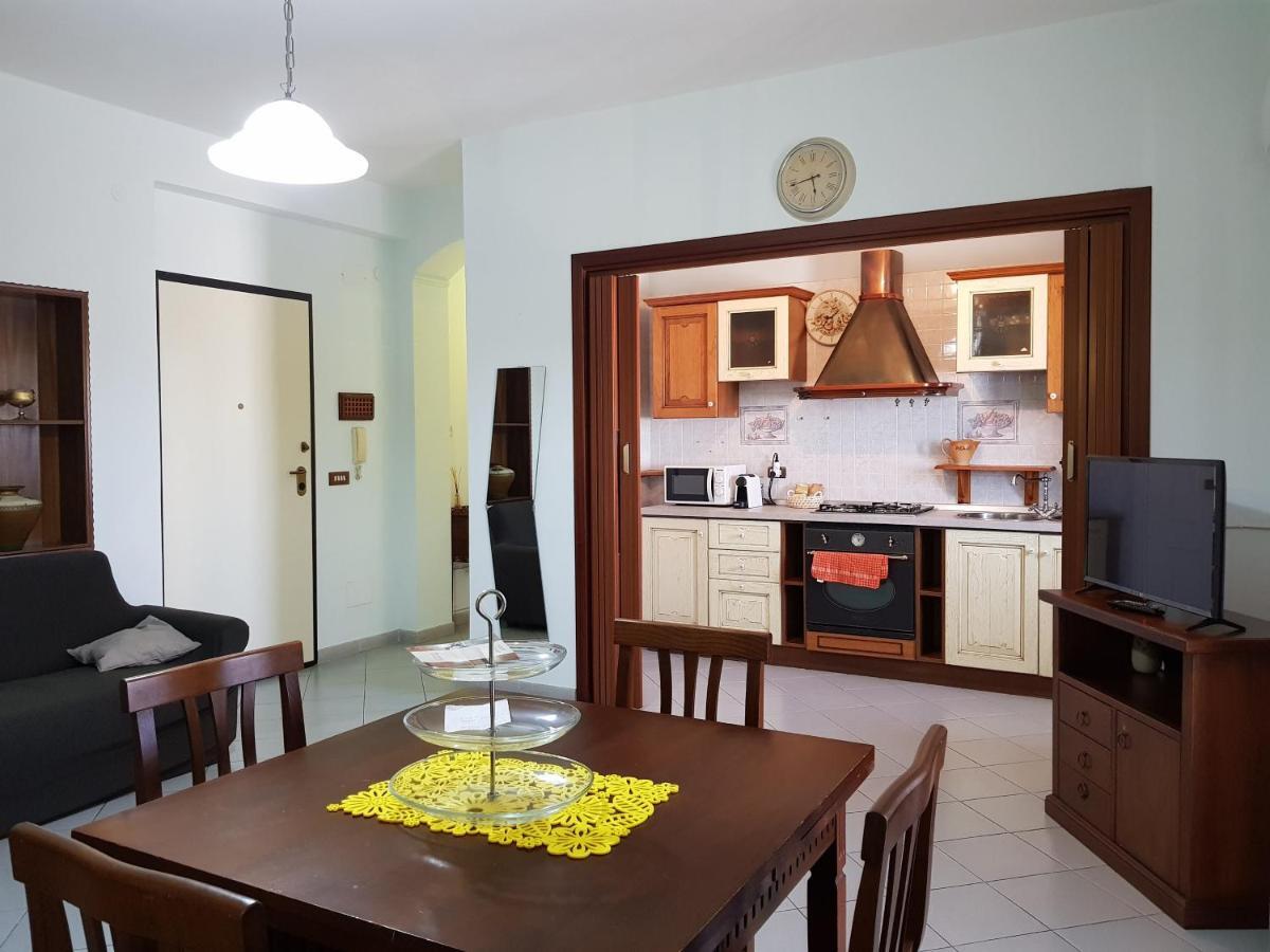 Il Tuppo - Al Centro In Cima Apartamento Messina Exterior foto